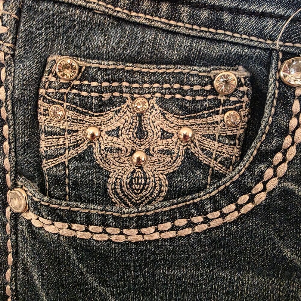 Grace in LA women's distressed denim jeans, size 17. - Picture 3 of 11